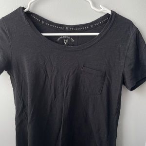Simple back tee with pocket